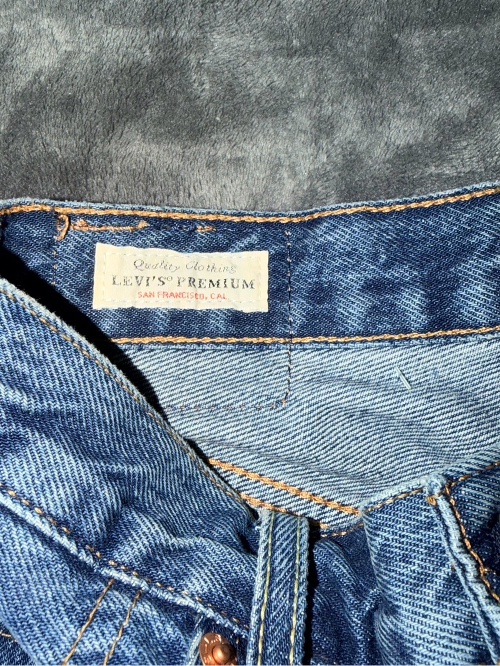 Levi’s Denim Shorts - Picture 3 of 6